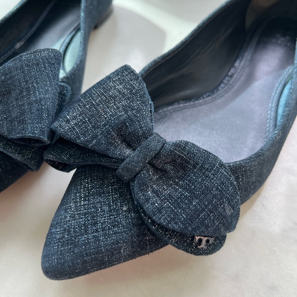 Tory Burch Navy Rosalind Pointed Toe Bow Flats sz 6.5 - Picture 2 of 9